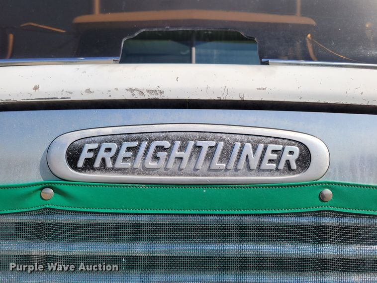 image for item DM7983 1997 Freightliner FLC120  semi truck