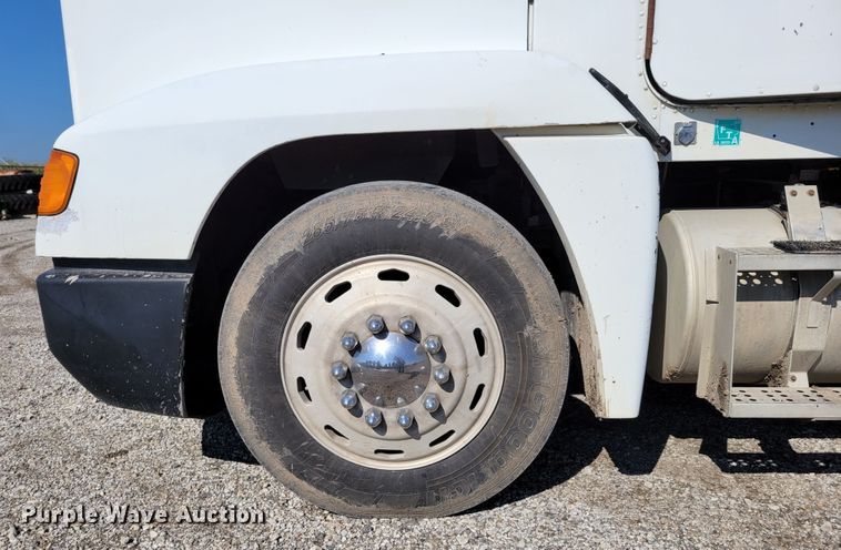 image for item DM7983 1997 Freightliner FLC120  semi truck