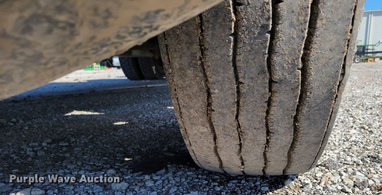 image for item DM7983 1997 Freightliner FLC120  semi truck