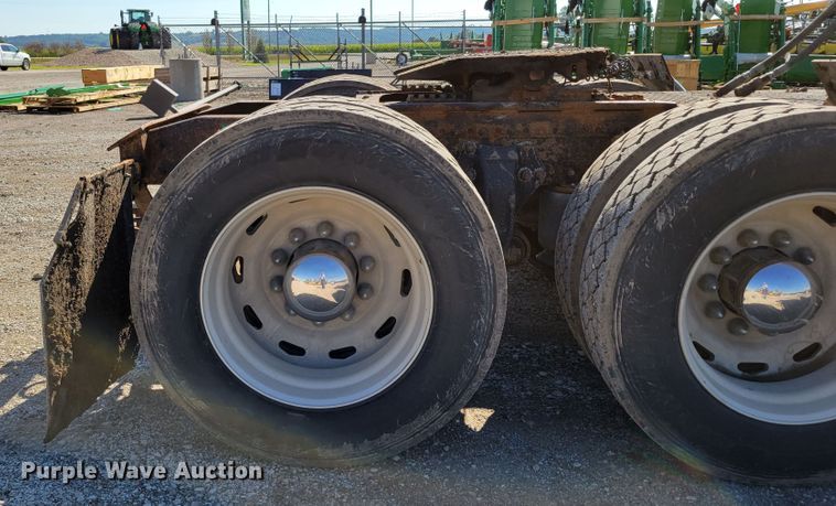 image for item DM7983 1997 Freightliner FLC120  semi truck