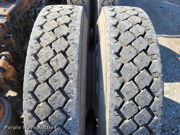 image for item DM7983 1997 Freightliner FLC120  semi truck