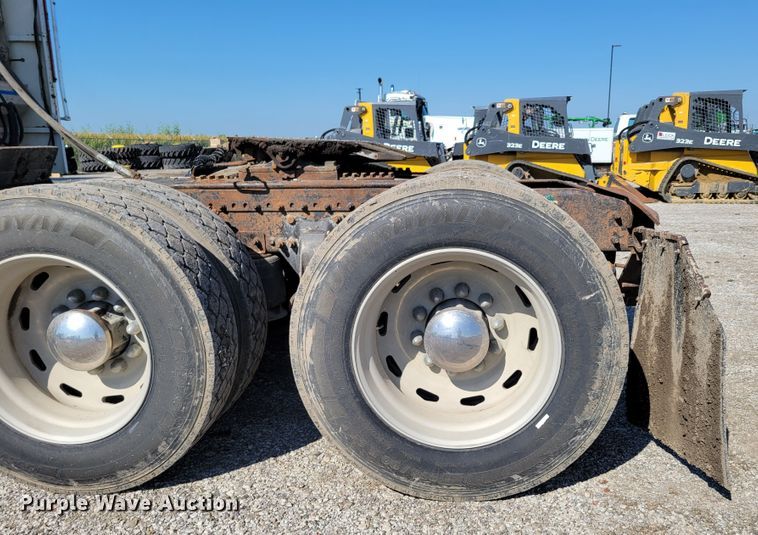 image for item DM7983 1997 Freightliner FLC120  semi truck