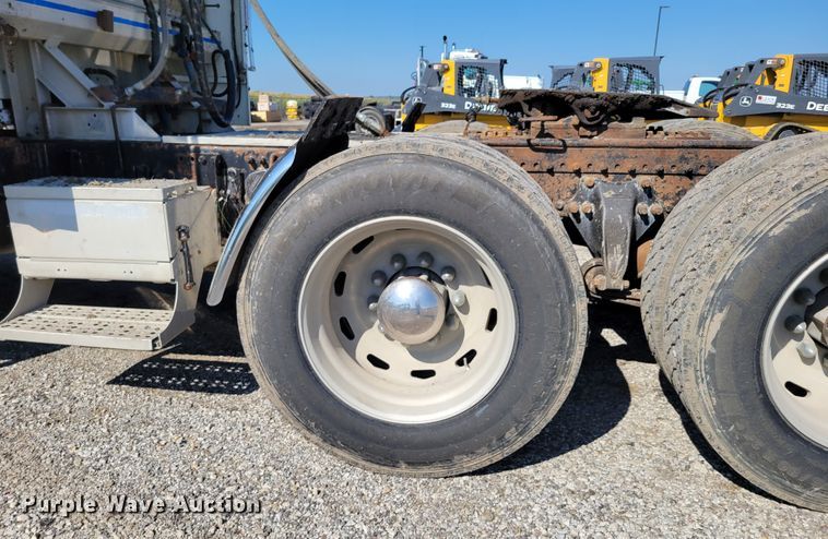 image for item DM7983 1997 Freightliner FLC120  semi truck