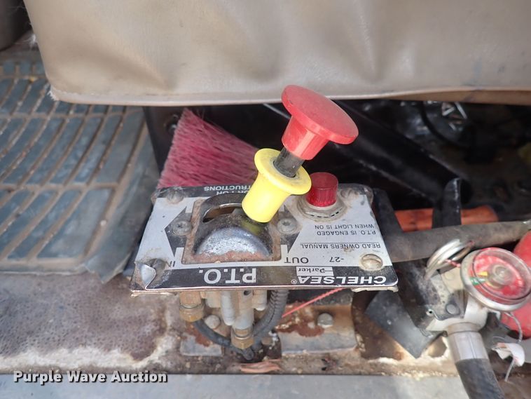 image for item DN0481 2005 International 9400i  semi truck