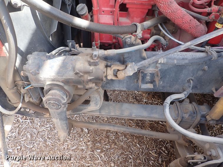 image for item DN0481 2005 International 9400i  semi truck