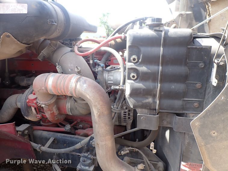 image for item DN0481 2005 International 9400i  semi truck