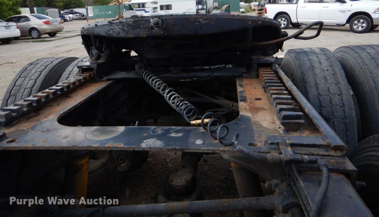 image for item DO1540 2008 Peterbilt 387  semi truck