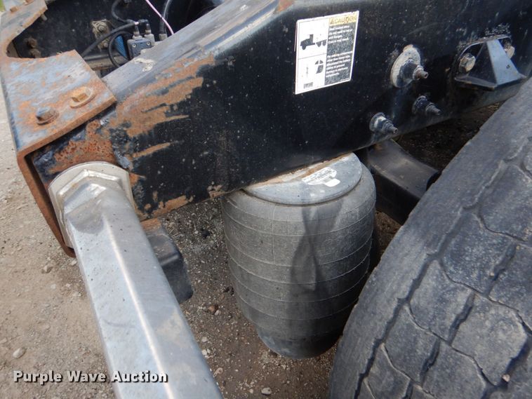 image for item DO1540 2008 Peterbilt 387  semi truck