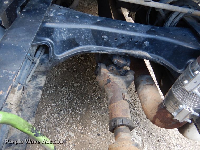 image for item DO1540 2008 Peterbilt 387  semi truck