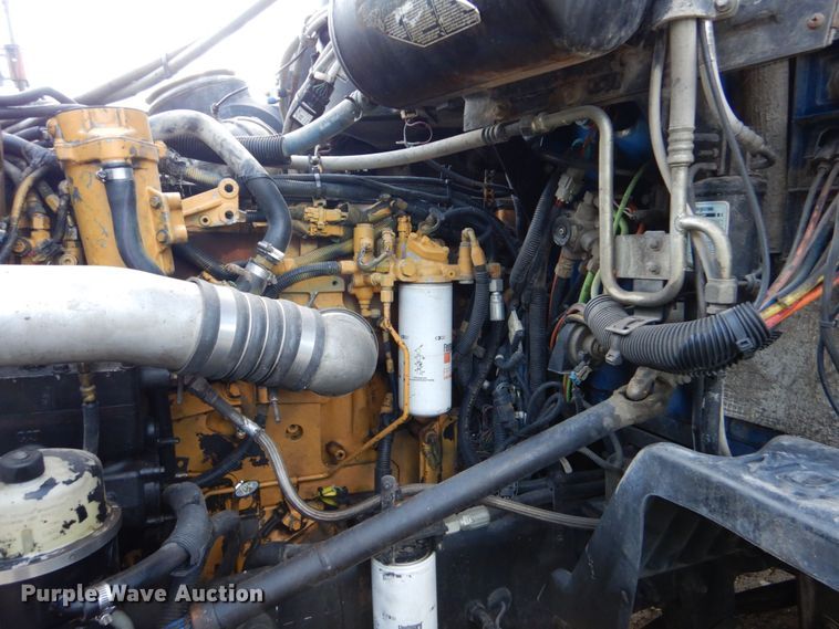 image for item DO1540 2008 Peterbilt 387  semi truck