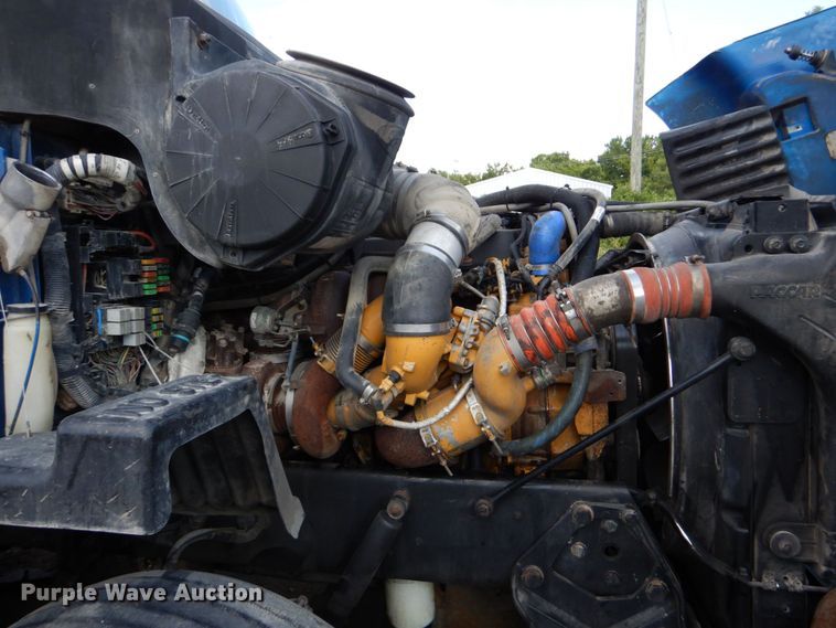 image for item DO1540 2008 Peterbilt 387  semi truck