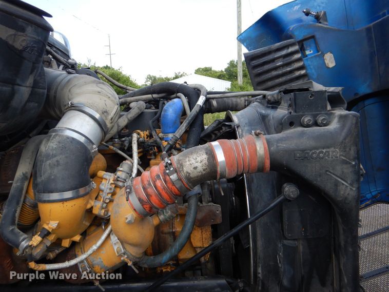 image for item DO1540 2008 Peterbilt 387  semi truck