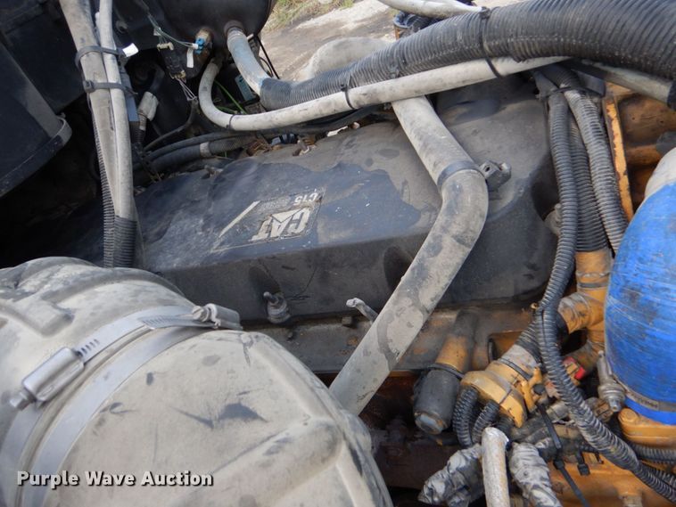 image for item DO1540 2008 Peterbilt 387  semi truck