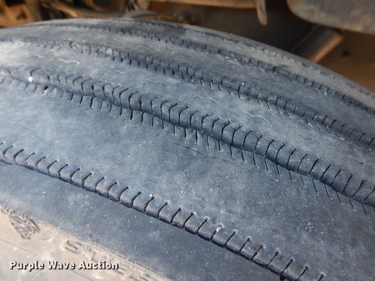 image for item DO1540 2008 Peterbilt 387  semi truck