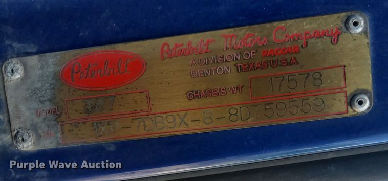 image for item DO1540 2008 Peterbilt 387  semi truck