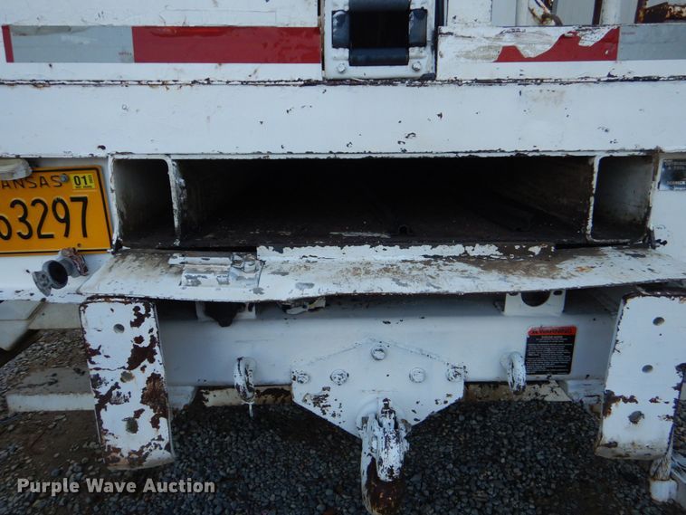 image for item DO1571 2004 Ford F750 Super Duty  digger derrick truck