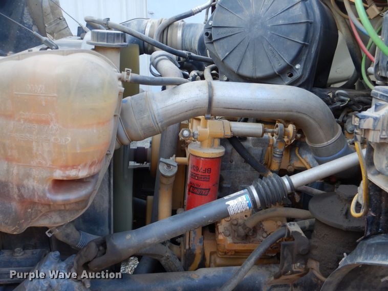 image for item DO1571 2004 Ford F750 Super Duty  digger derrick truck