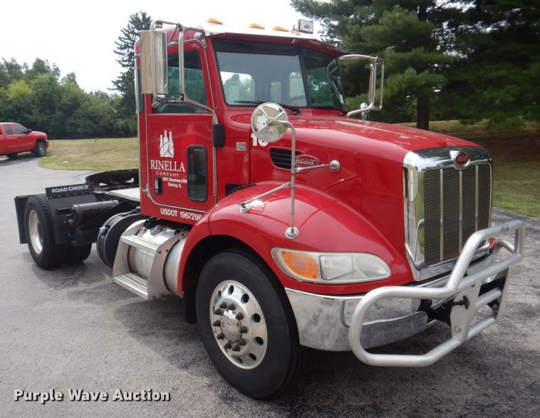 image for item DP0315 2013 Peterbilt 337  semi truck