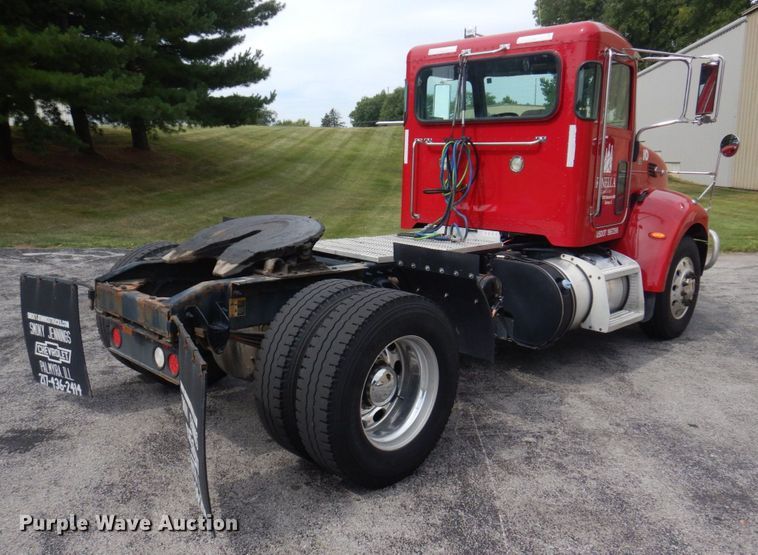 image for item DP0315 2013 Peterbilt 337  semi truck