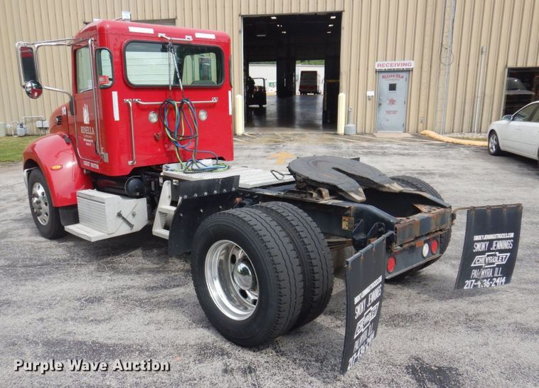 image for item DP0315 2013 Peterbilt 337  semi truck