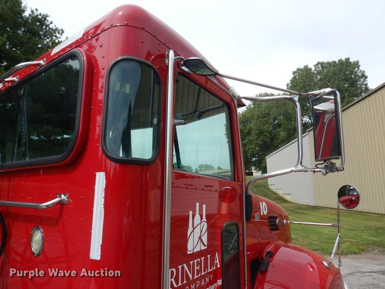 image for item DP0315 2013 Peterbilt 337  semi truck