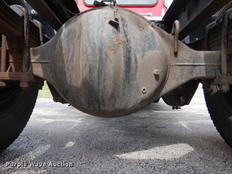 image for item DP0315 2013 Peterbilt 337  semi truck