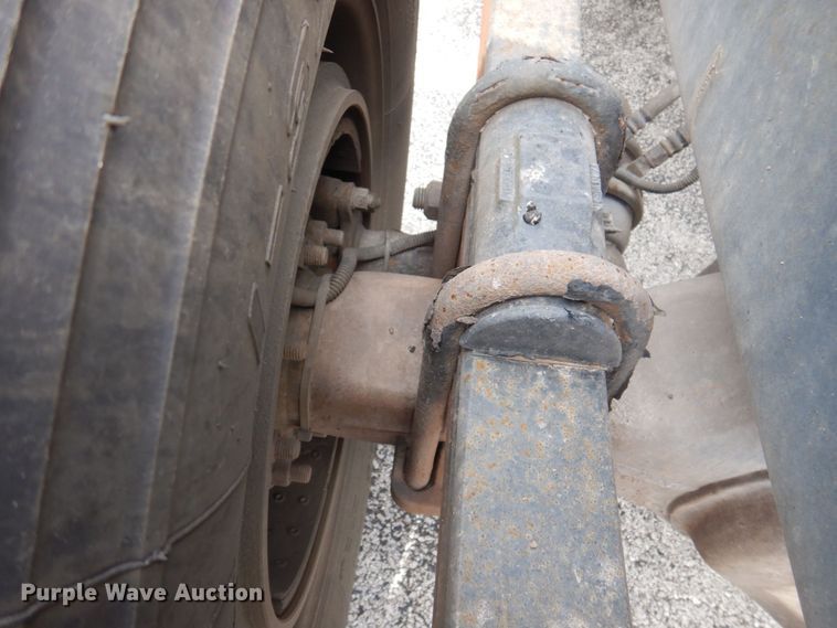 image for item DP0315 2013 Peterbilt 337  semi truck