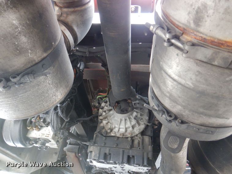 image for item DP0315 2013 Peterbilt 337  semi truck