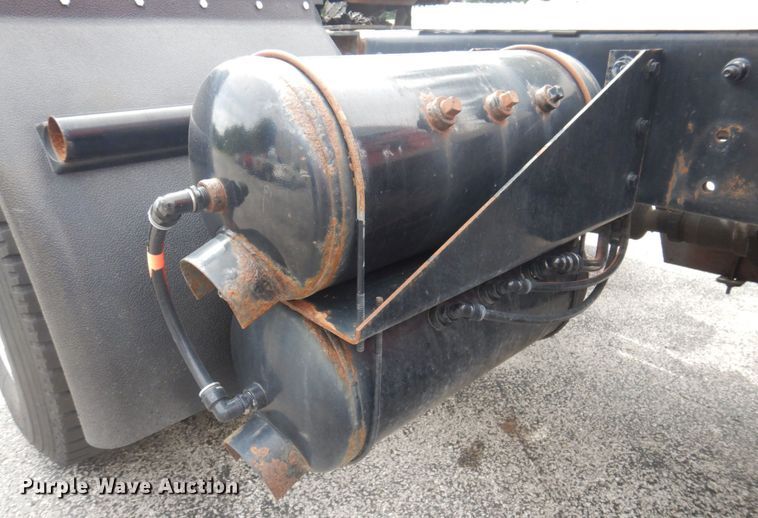 image for item DP0315 2013 Peterbilt 337  semi truck