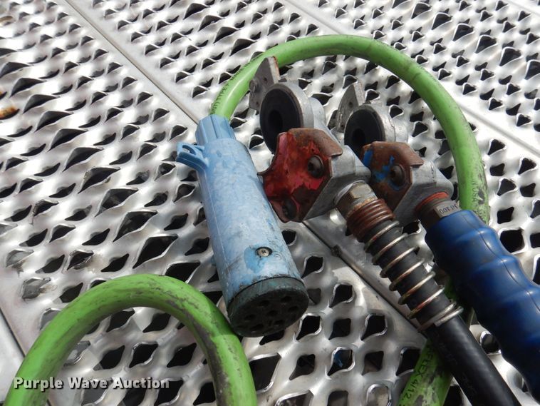 image for item DP0315 2013 Peterbilt 337  semi truck