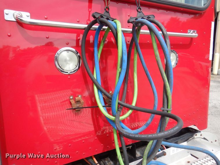 image for item DP0315 2013 Peterbilt 337  semi truck