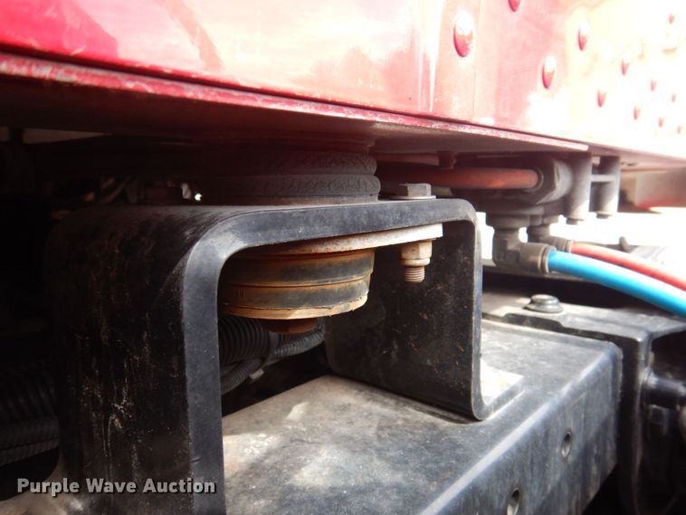 image for item DP0315 2013 Peterbilt 337  semi truck