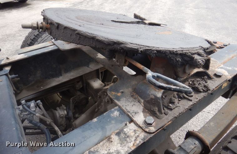 image for item DP0315 2013 Peterbilt 337  semi truck