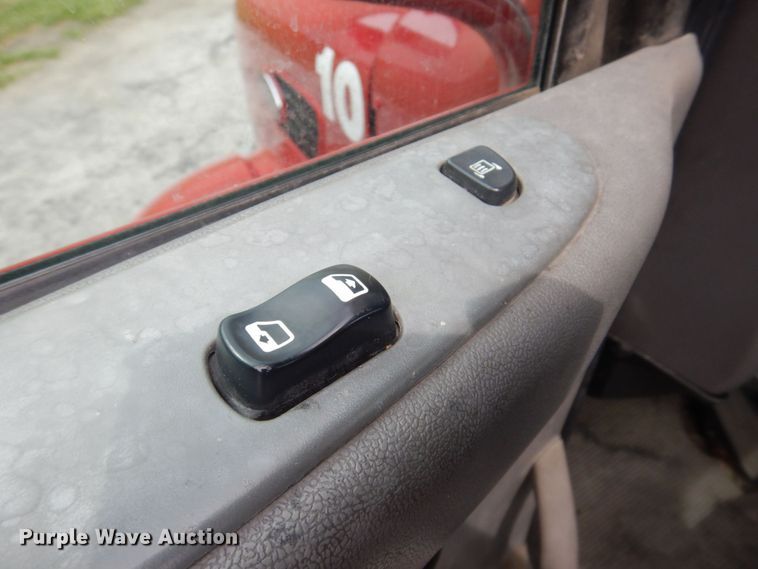 image for item DP0315 2013 Peterbilt 337  semi truck