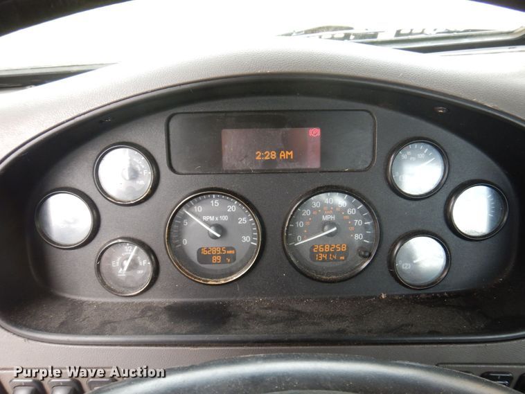 image for item DP0315 2013 Peterbilt 337  semi truck