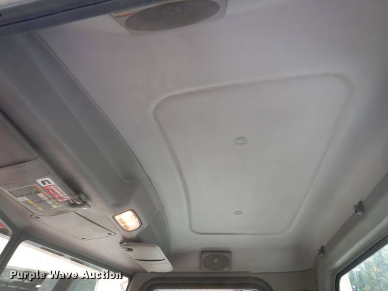 image for item DP0315 2013 Peterbilt 337  semi truck