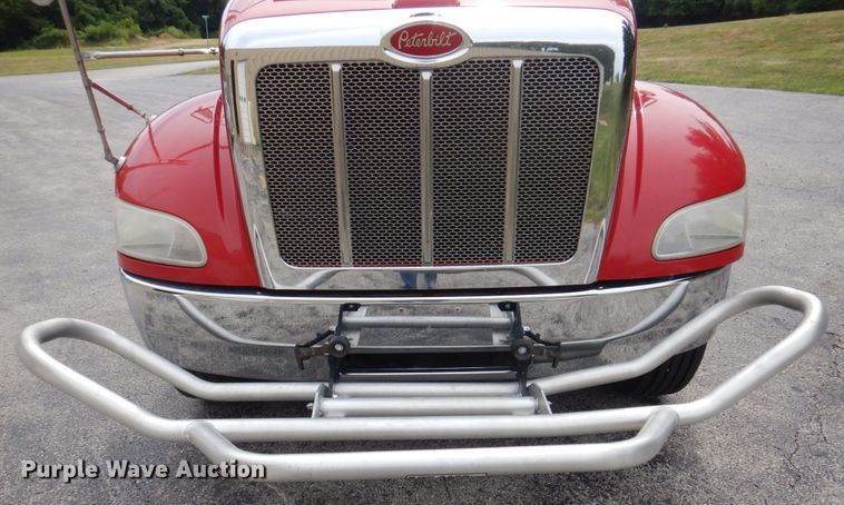 image for item DP0315 2013 Peterbilt 337  semi truck