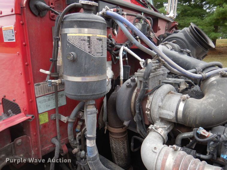 image for item DP0315 2013 Peterbilt 337  semi truck