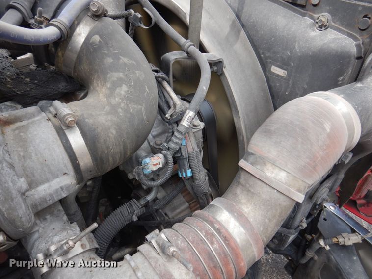 image for item DP0315 2013 Peterbilt 337  semi truck