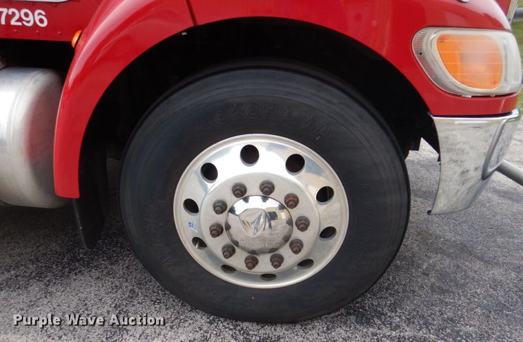 image for item DP0315 2013 Peterbilt 337  semi truck