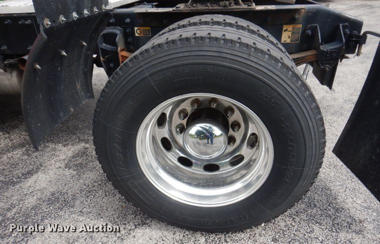 image for item DP0315 2013 Peterbilt 337  semi truck