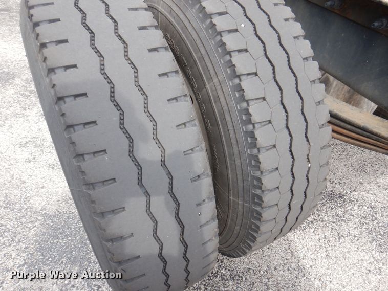 image for item DP0315 2013 Peterbilt 337  semi truck