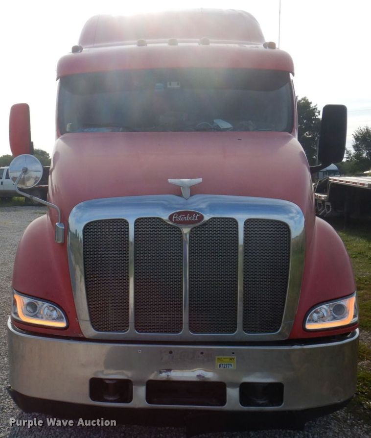 image for item DP0316 2005 Peterbilt 387  semi truck