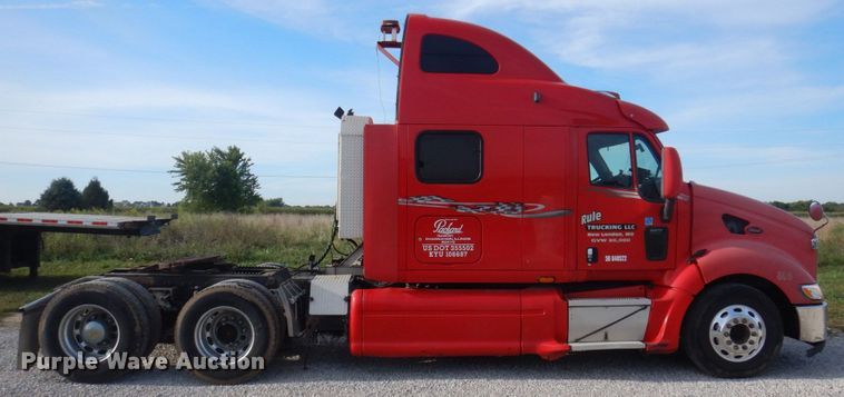 image for item DP0316 2005 Peterbilt 387  semi truck