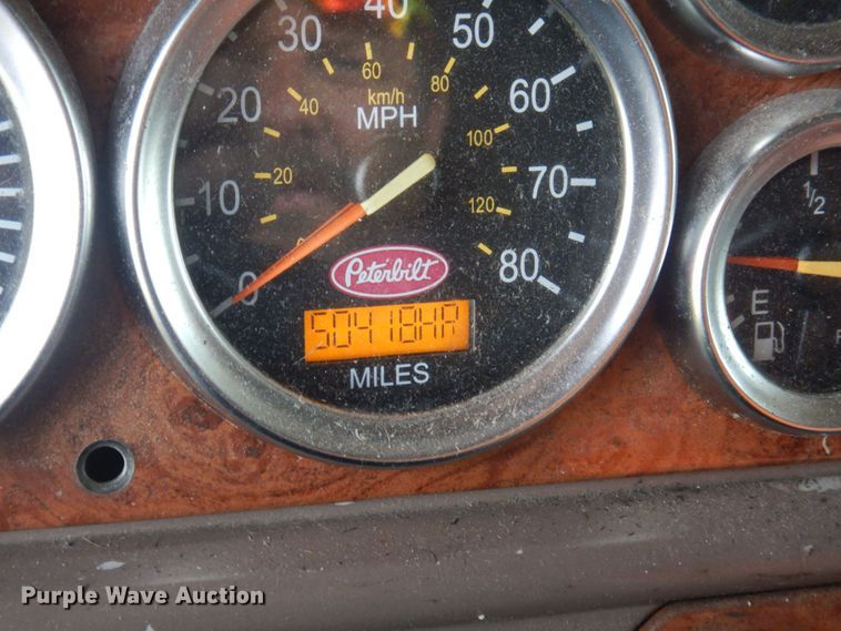 image for item DP0316 2005 Peterbilt 387  semi truck