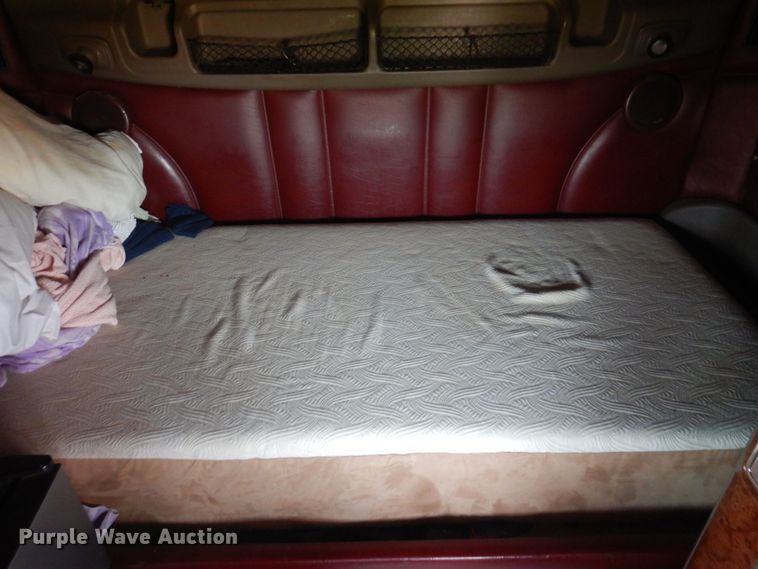 image for item DP0316 2005 Peterbilt 387  semi truck