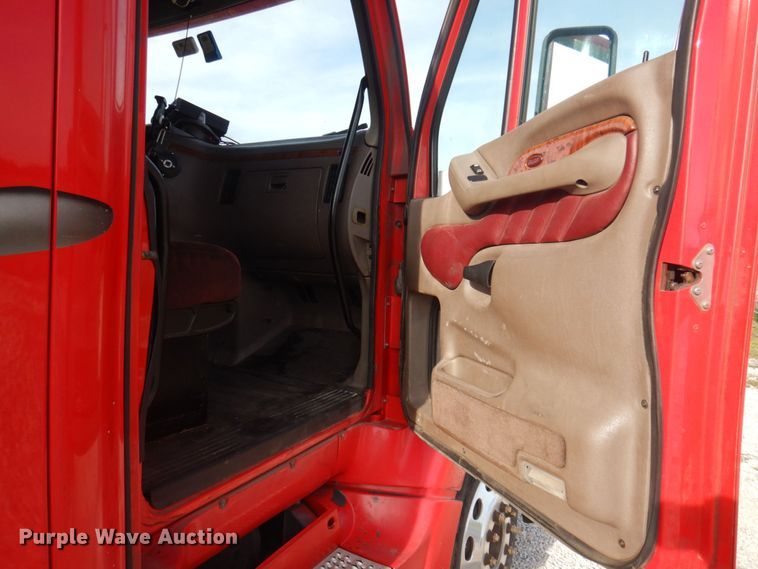 image for item DP0316 2005 Peterbilt 387  semi truck