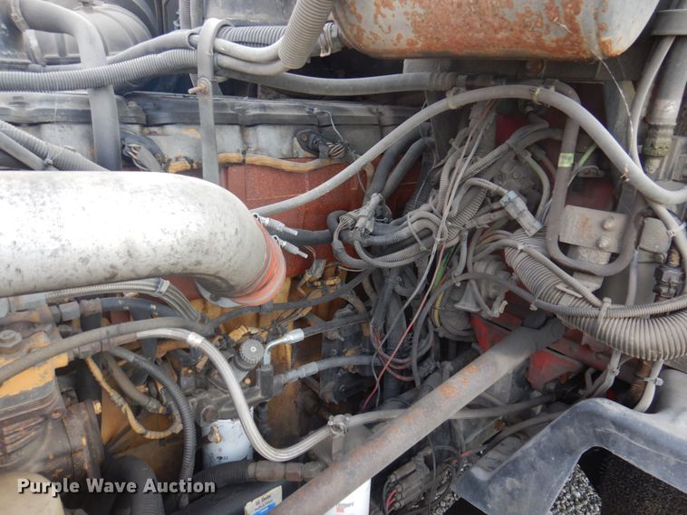 image for item DP0316 2005 Peterbilt 387  semi truck