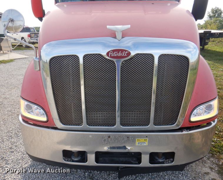 image for item DP0316 2005 Peterbilt 387  semi truck