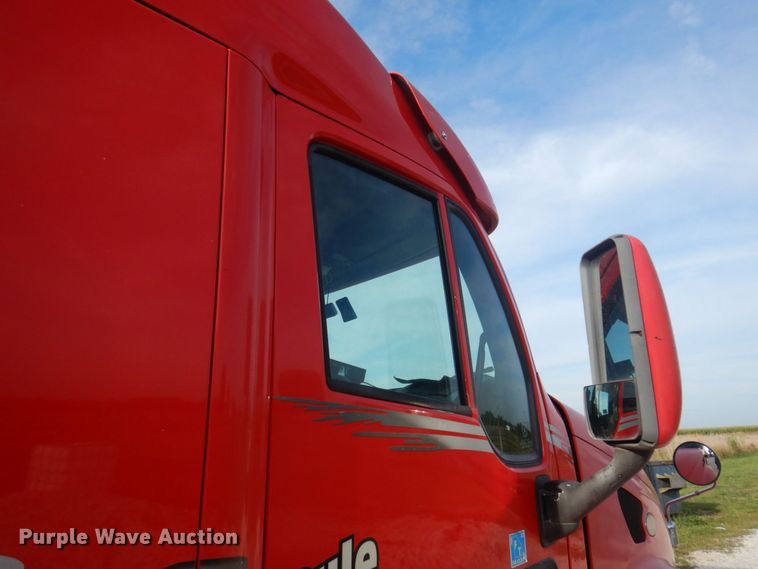 image for item DP0316 2005 Peterbilt 387  semi truck